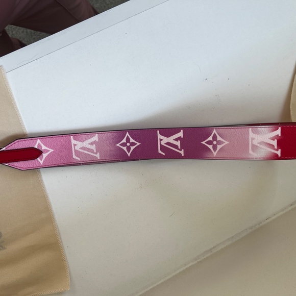 Louis Vuitton Bandoulière Strap Limited Edition Escale 2020 Collection RARE - Picture 6 of 11